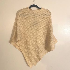 NWT Ireland’s Eye Merino Wool Cable Knit Poncho